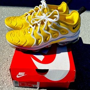 Nike vapor max plus worn once!